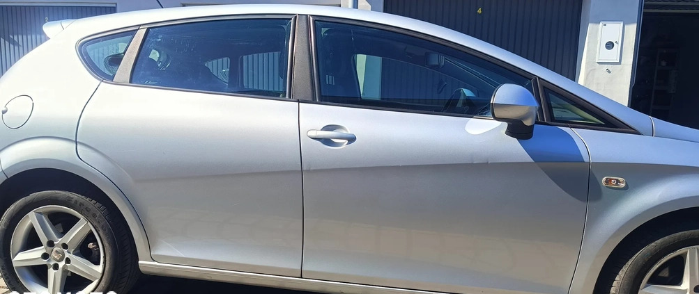 Seat Leon cena 17900 przebieg: 302000, rok produkcji 2010 z Gniezno małe 436